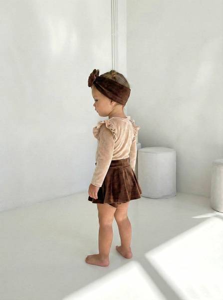 Κορμάκι Μαργαρίτες & καφέ βελουτέ