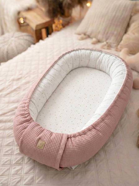 Βρεφική φωλιά λευκή gold dots muslin