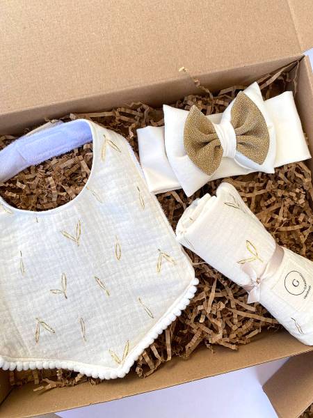 Gift box muslin leaves
