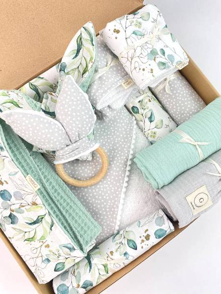 Newborn Eucalyptus & Grey dots