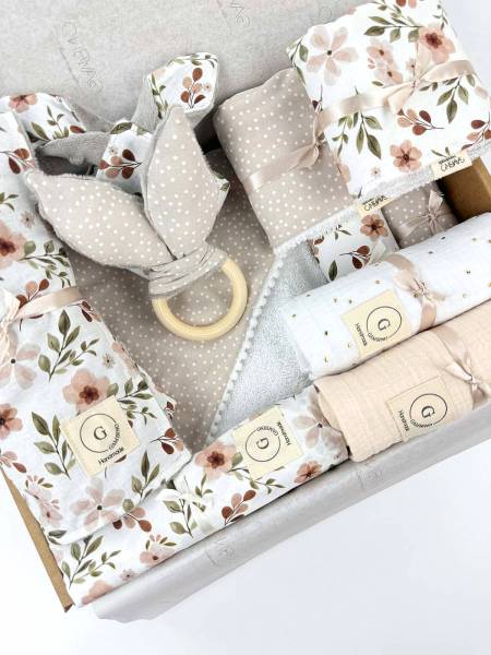 Newborn Dusty mouse & Beige dots