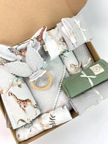 Newborn Jungle & Grey dots