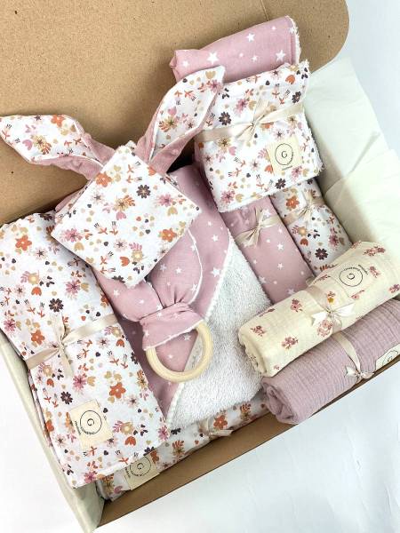 Newborn Romantic flowers & old rose stars