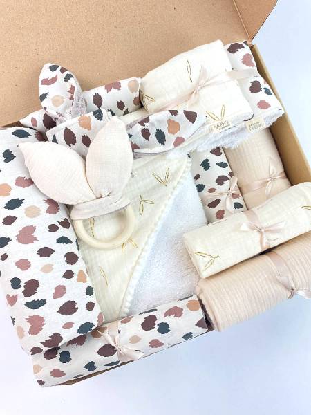 Newborn Safari & Cream mouslin