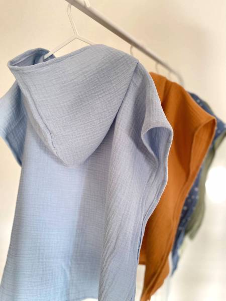 Poncho baby blue muslin