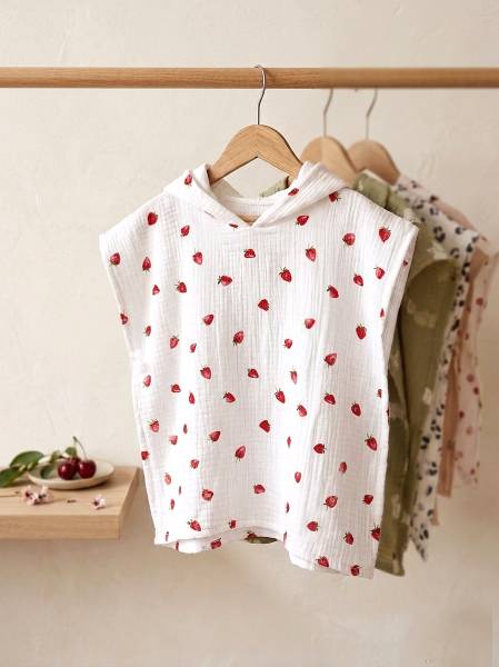 Poncho Strawberries muslin