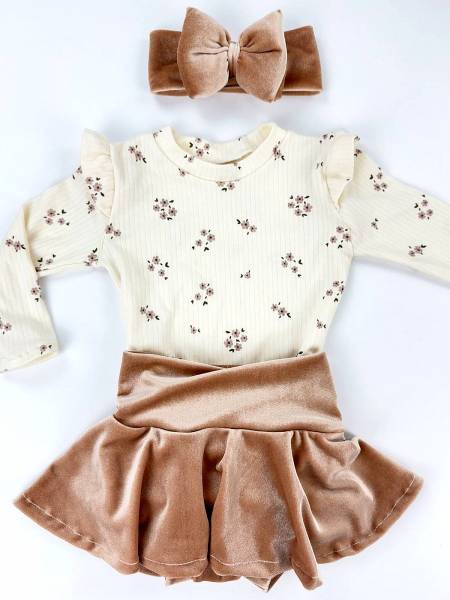 Set vanilla flowers & caramel βελουτέ