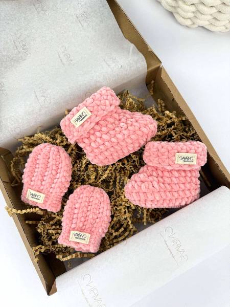 Newborn Bear & Beige dots