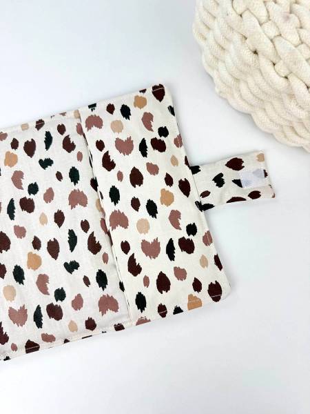 Θήκη βιβλιαρίου Beige dots